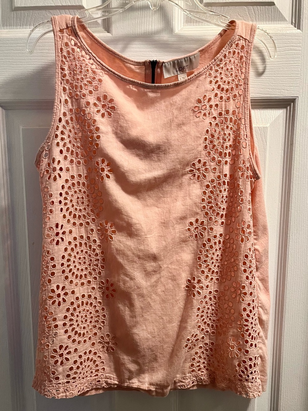 LOFT Peach Eyelet-Trim Sleeveless Top Sz Small